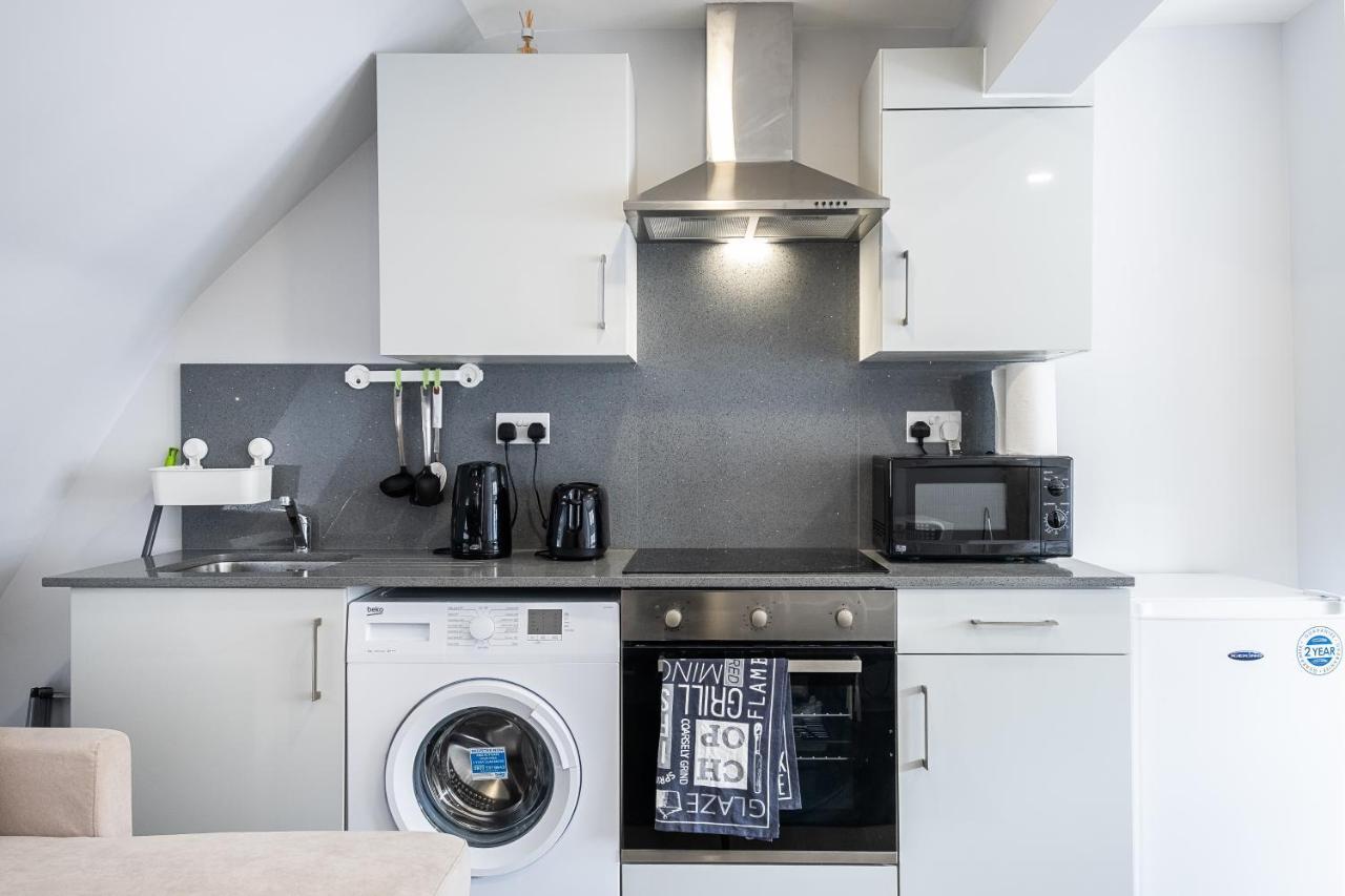 Securematics Superior Studio Apartments London Exterior photo