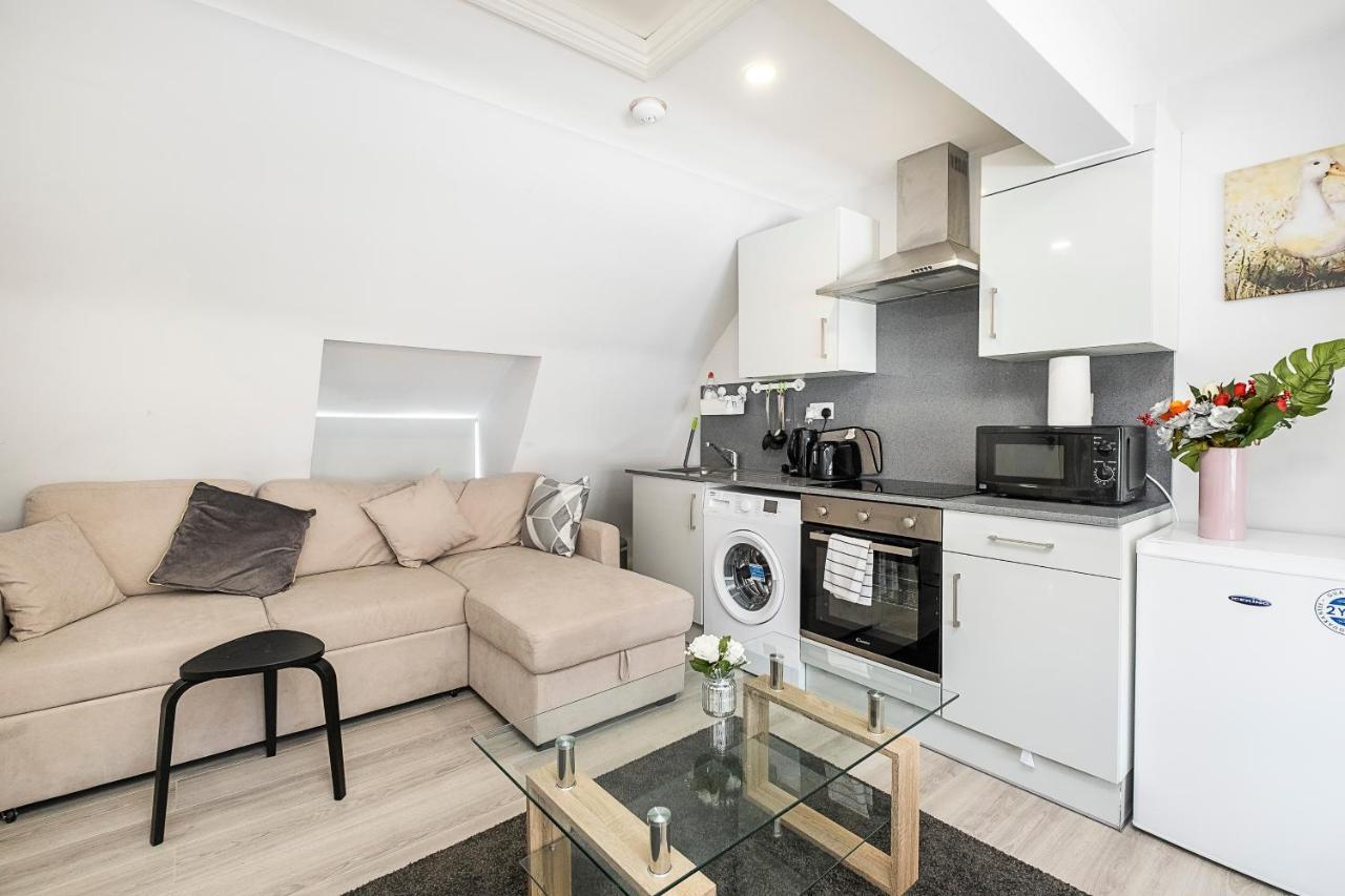 Securematics Superior Studio Apartments London Exterior photo